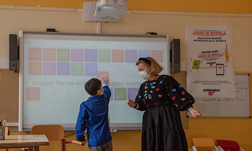 Programma “amici di scuola” di Esselunga in sette anni raccolti 100 milioni di euro 