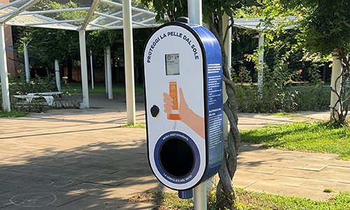 Immagine dispenser per erogazione gratuita crema solare
