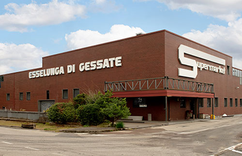 Fotografia della facciata del negozio Esselunga di Gessate